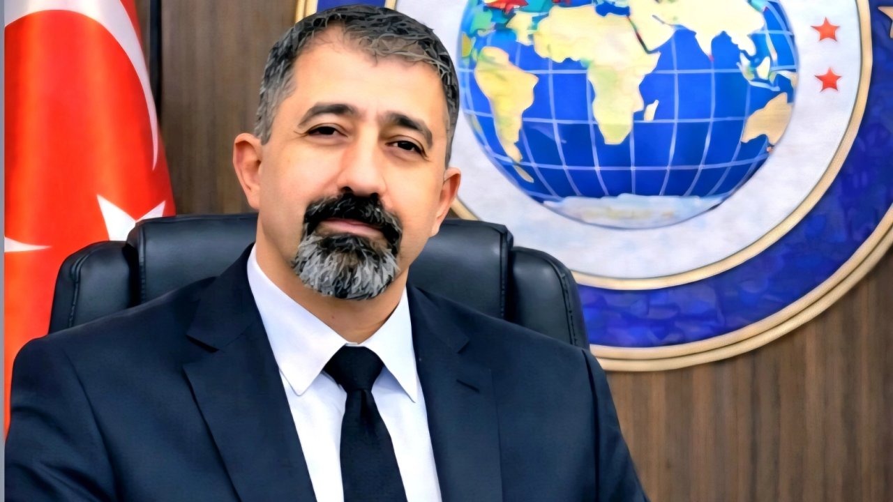 Bayrak Provokasyonuna Sert Tepki