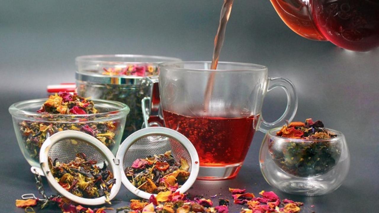 Bitki Çayları Şifa mı, Gizli Tehlike mi? Uzman Uyardı!