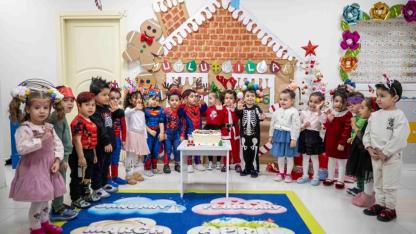 Bornova’da miniklerden yeni yıla neşeli merhaba