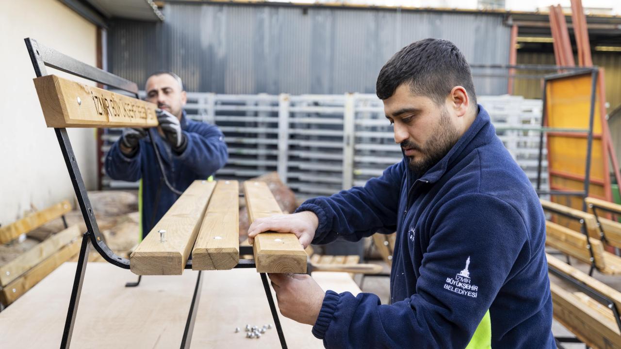 Büyükşehir’in Atölyesi İzmir’e Değer Katıyor