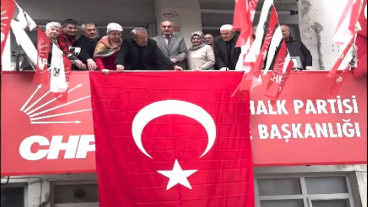 CHP İzmir’den 30 İlçede Ortak Bayrak Vurgusu