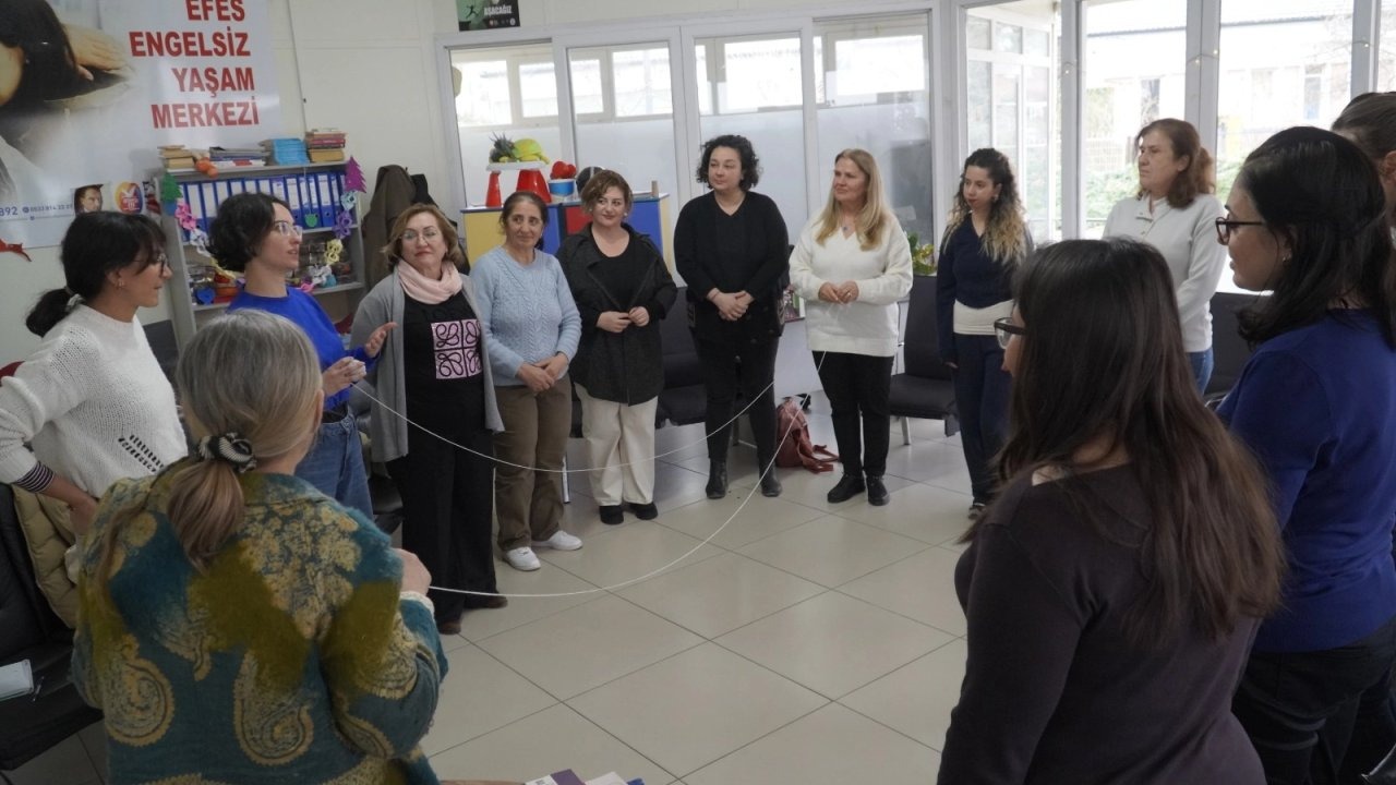 Efes Selçuk’ta Kadın Hakları Eğitimi Başladı