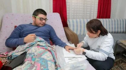 Gaziemir’de Evde Bakım Hizmetiyle Yaşama Dokunuş