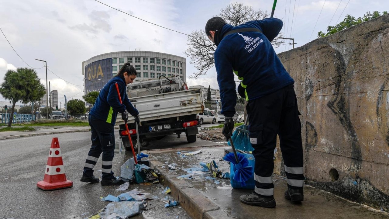 İzinsiz Afişlere Kent Genelinde Sıkı Takip