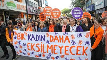 Karşıyaka’da 5 Bin Kadına Sosyal Destek