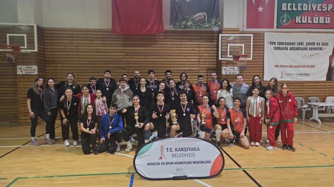 Karşıyaka’da File Üstünde Dostluk Yarışı