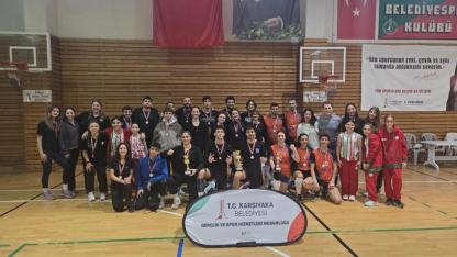 Karşıyaka’da File Üstünde Dostluk Yarışı