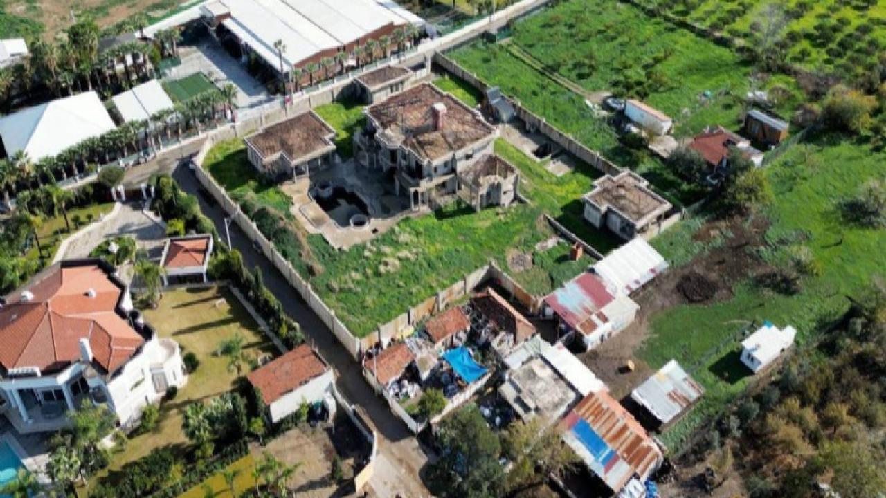 Kerpiç köy evi kaydıyla lüks villa skandalı