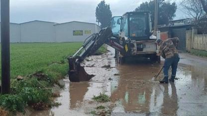 Menderes’te Yağışlara Karşı Kesintisiz Müdahale