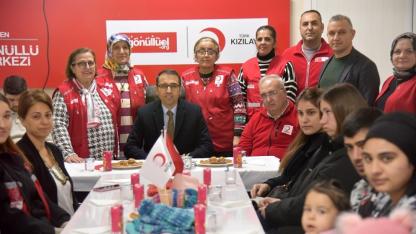 Menemen’de İyilik Soğuğa Karşı Örüldü