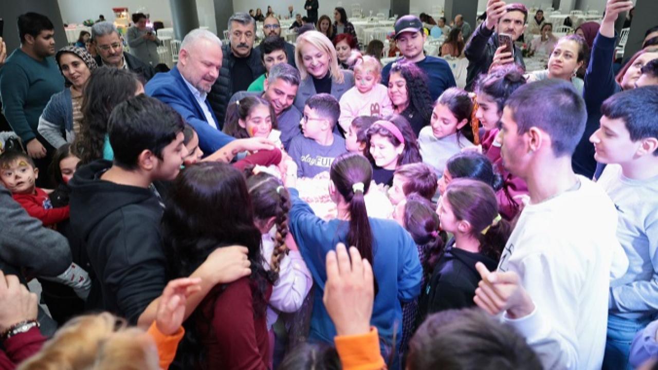 Menemen’de Özel Çocuklar Karnelerini Coşkuyla Aldı