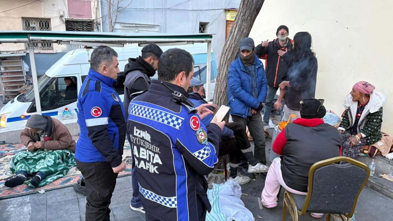 Soğuk Günlerde Sokakta Kimse Yalnız Değil