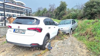 Söke ve Kuşadası’nda Sel Tepkisi