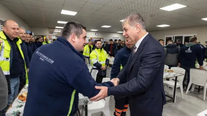 Başkan Tugay’dan Park ve Bahçeler Emekçilerine Sabah Ziyareti