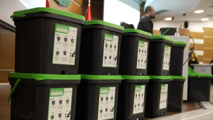 İzmir’de Çöp Değil Toprak Üretiliyor: