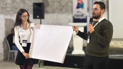 İzmir’de Gençler Yerel Politikaların Parçası Oluyor