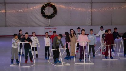 1500 Öğrenci Buz Pistinde İlk Deneyimini Yaşadı