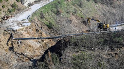 Ödemiş’te Çöken Yol İçin Hızlı Müdahaleı
