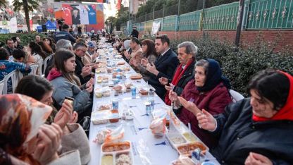Karşıyaka’da Ramazan Sofrası Binleri Buluşturdu