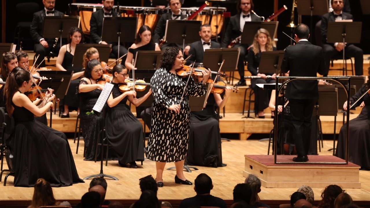 AASSM’de Romantik Tınılar Büyüledi