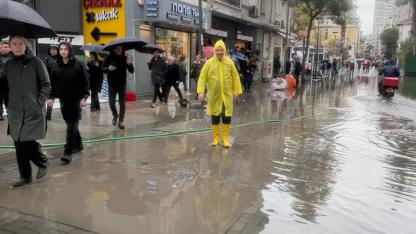 Alsancak’ta Yağmur Sonrası Tepki