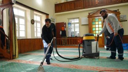 Ayvalık’ta İbadethaneler Ramazan’a Hazır