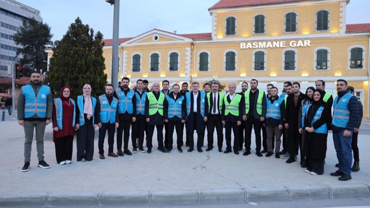 Basmane’de İftara Yetişemeyenlere İkram