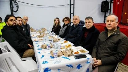 Bergama’da Meydan Sofraları Yeniden Kuruldu