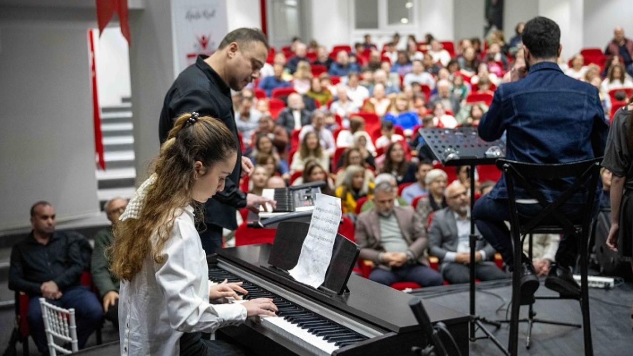 Bornova’da Efsaneler Çocuk Sesleriyle Canlandı