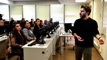 Bornova’da Muhtarlara Dijital Dönüşüm Eğitimi