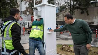 Bornova’da Parklar Kendi Enerjisini Üretecek