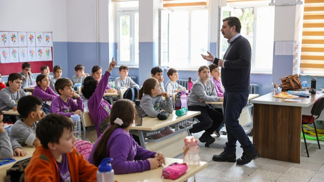 Buca’da Miniklere Çevre Bilinci Aşılanıyor