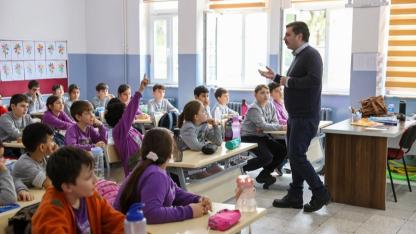 Buca’da Miniklere Çevre Bilinci Aşılanıyor