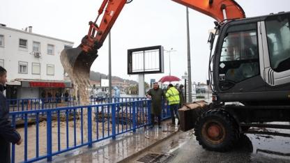 Çeşme’de yağışa karşı tam teyakkuz