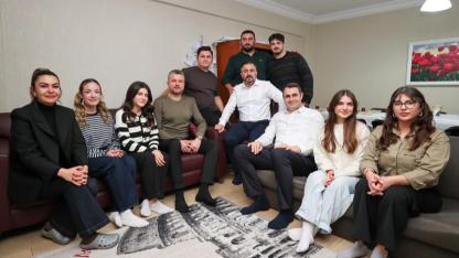 CHP Heyeti Öğrenci Evinde