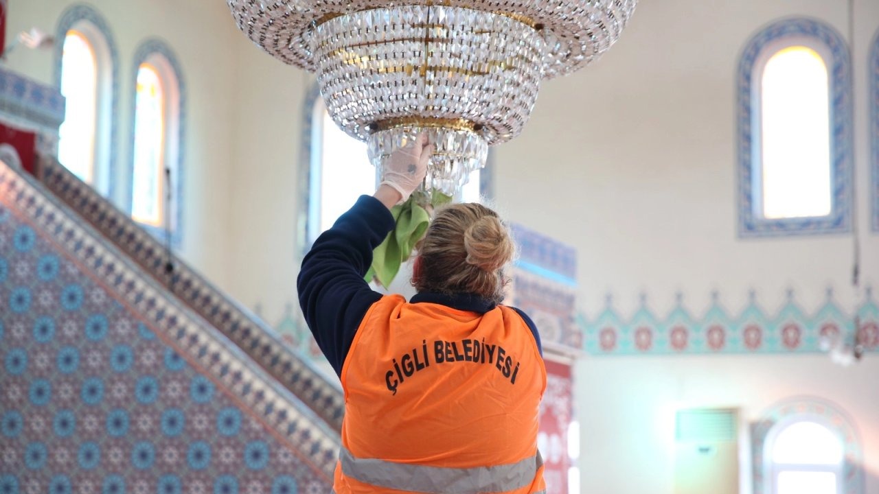 Çiğli’de Camiler Ramazan’a Hazırlanıyor