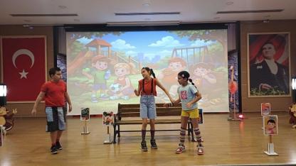 Çiğli’de Çocuklara Hijyen ve Çevre Bilinci Tiyatro ile Anlatıldı