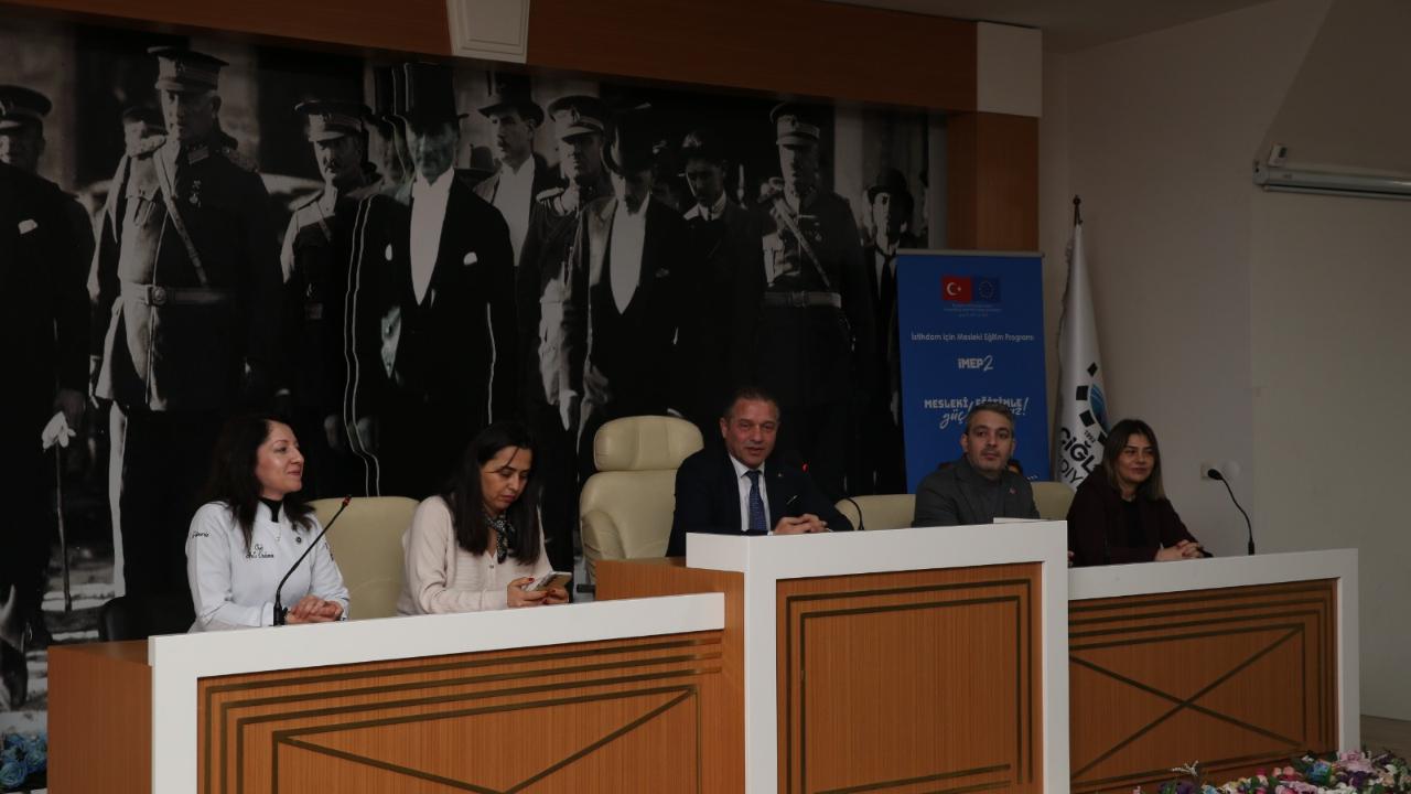 Çiğli’de Meslek Edindiren Kurslara Rekor Başvuru