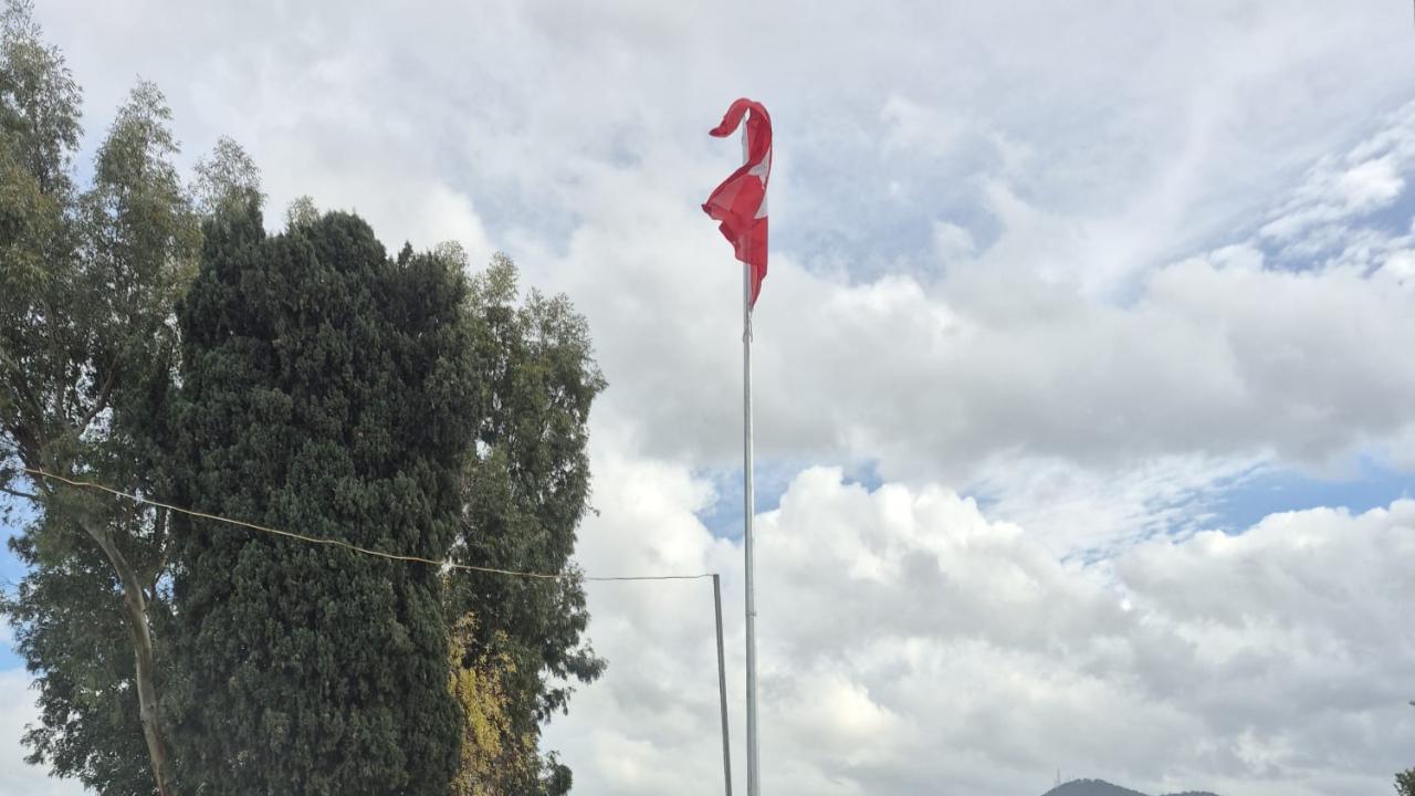 İşte haberinioku.com.tr'nin gücü.Yenikale Şehitliği’nde Bayrak Yeniden Dalgalandı