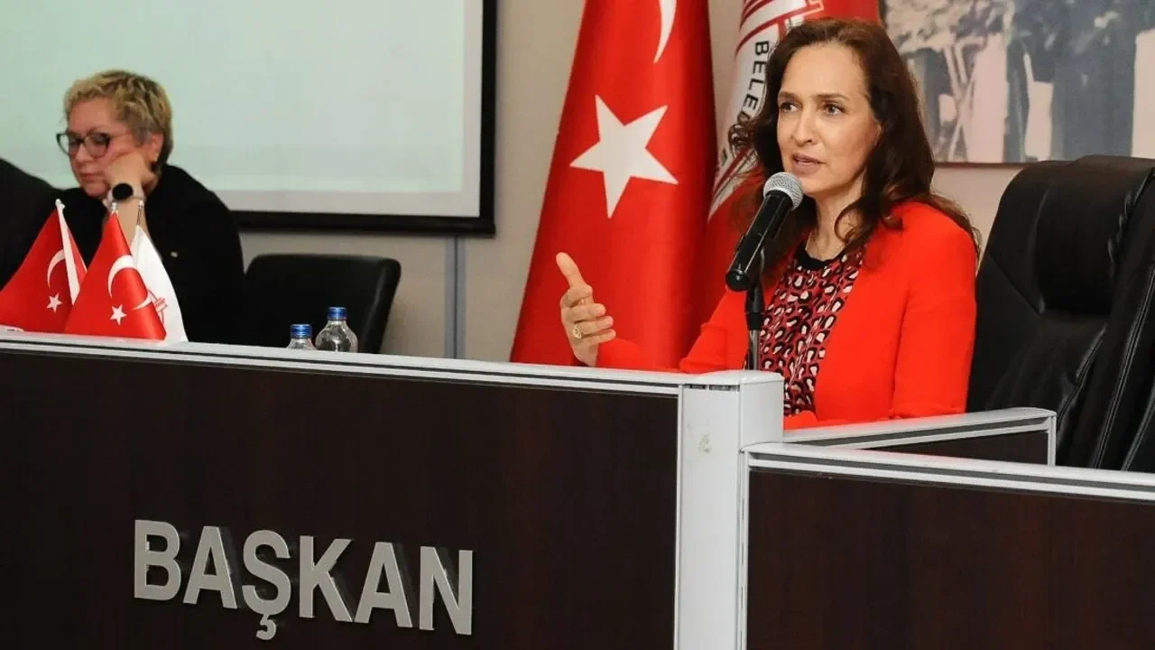 Karşıyaka Meclisi’nde maaş çıkmazı ve siyaset gerilimi