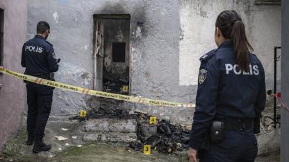 Konak’ta Silahlı Kavga Can Aldı, Evde Yangın Çıktı