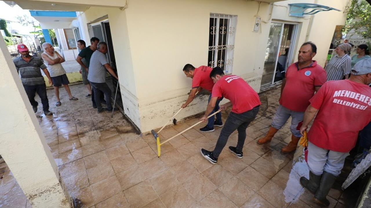 Menderes’te Yağış Sonrası Temizlik Seferberliği