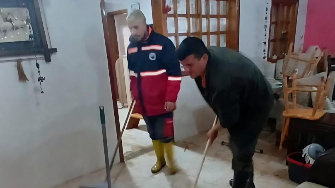 Menderes’te Yağmur Sonrası Seferberlik