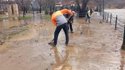Ödemiş’te Yağış Alarmı: Ekipler Sahada