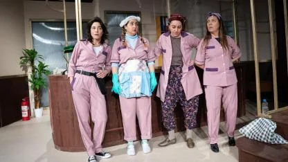 Ödüllü “Mor Şalvar” Karşıyaka Sahnesind