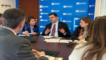 Paris’te İzmir İçin Diplomasi Trafiği