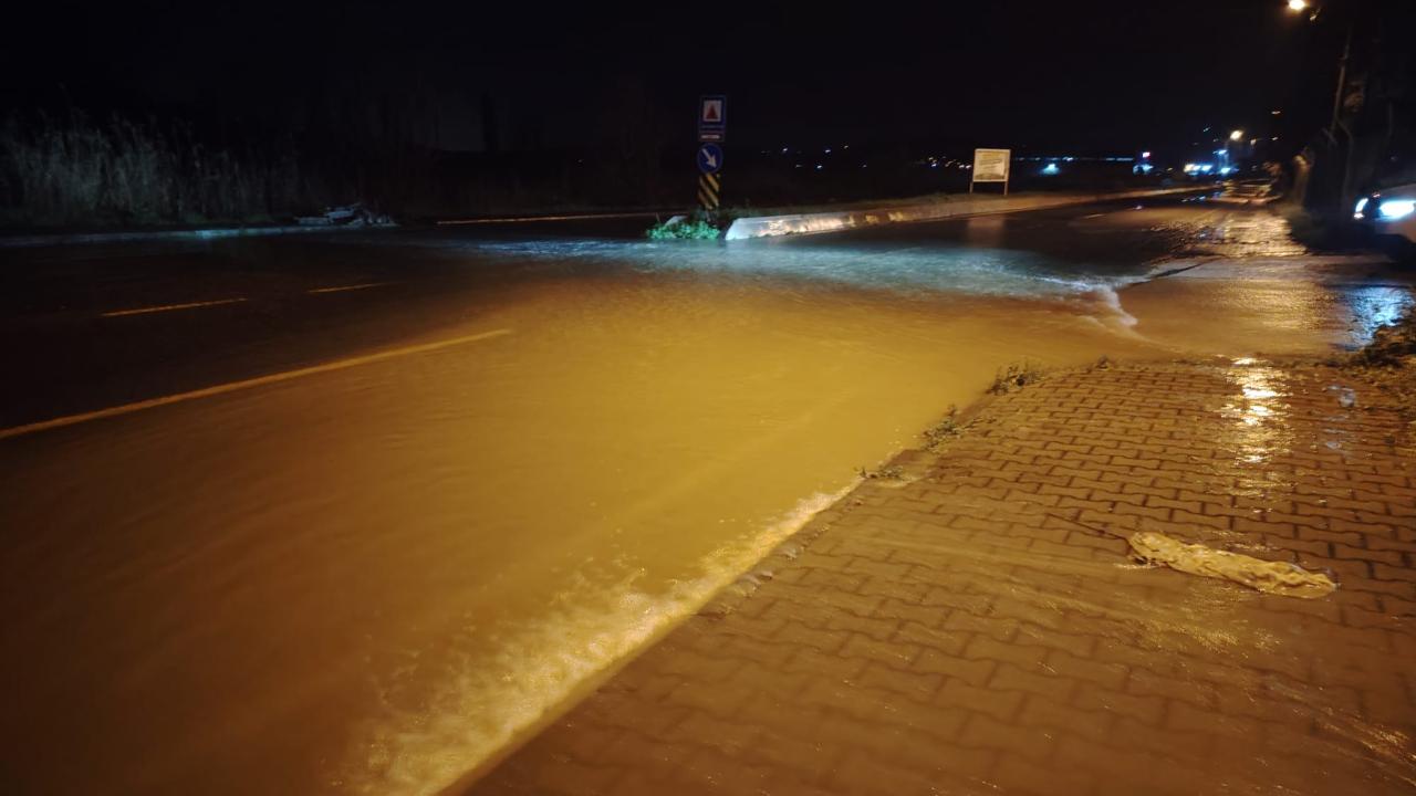 Sağanak ve Fırtına Germencik’te Hayatı Felç Etti