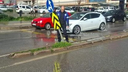 Sağanak Yağışta İzmir’de Teyakkuz