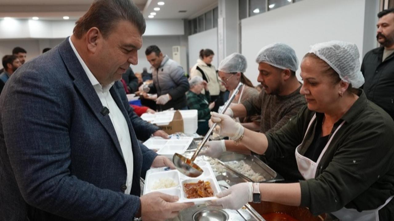Seferihisar’da Ramazan Sofraları Kuruldu, Dayanışma Büyüyor