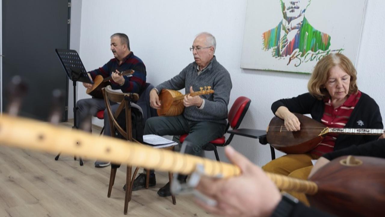 Toros’ta Bağlama Sesleri Yükseliyor